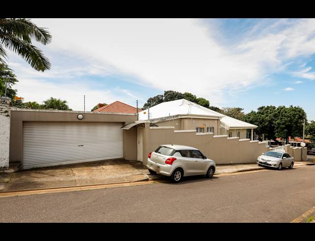 350M² BUILDING FOR SALE IN ESSENWOOD